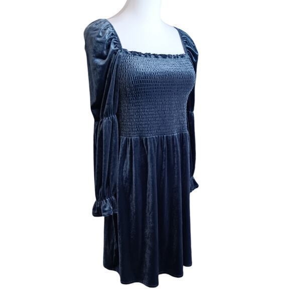 NEW MACY'S Smocked Velvet Dress Square Neck Puff Sleeves Blue Size Medium - Picture 4 of 14